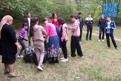 Алим Темирбулатов - Для школьников Кайтагского района провели экологический час - mirmol.ru - район Кайтагский