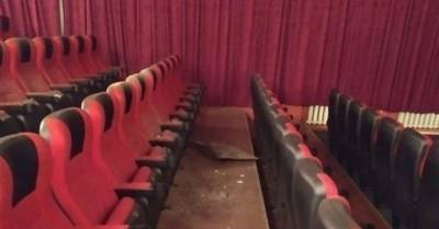 В Хмельницком в зал кинотеатра провалился потолок (ФОТО) - delo.ua - Украина