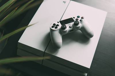 Sony продлила жизнь PlayStation 4 - lenta.ru