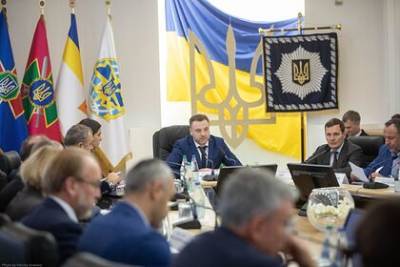 Антон Геращенко - На Украине появился офис защиты бизнеса - lenta.ru - Украина