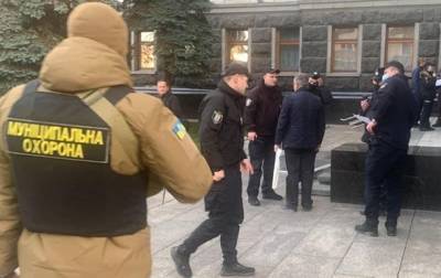 Мужчина пытался себя поджечь в здании ОП - korrespondent.net - Украина - Киев
