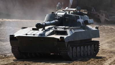 Блогеры проникли на военный завод в Харькове и станцевали на боевой машине - iz.ru - Сочи - Израиль - Харьков