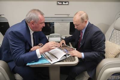 Владимир Путин - Дмитрий Рогозин - Рогозин пригласил Путина на любой пуск с космодрома Восточный - lenta.ru - Россия - Амурская обл.