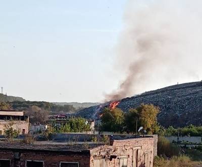 В Новосибирске загорелся мусорный полигон на левом берегу - runews24.ru - Новосибирск