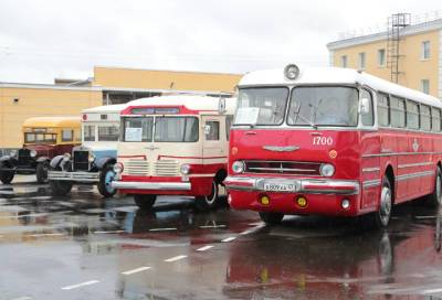 На Хрустальной улице Петербурга обновили автопарк - online47.ru - Санкт-Петербург