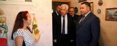 Игорь Руденя - Губернатор Тверской области пришел в гости к жителям Ржева для проверки качества воды - runews24.ru - Россия - Тверская обл.