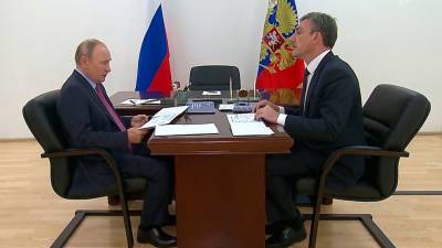 Владимир Путин - Дмитрий Рогозин - Во время поездки в Амурскую область Владимир Путин обсудил с губернатором острые вопросы региона - 1tv.ru - Амурская обл.