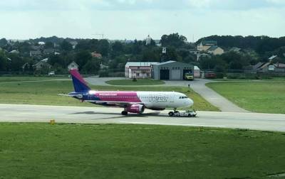Wizz Air - Во Львове экстренную посадку совершил пассажирский самолет - agrimpasa.com - Львов - Кипр