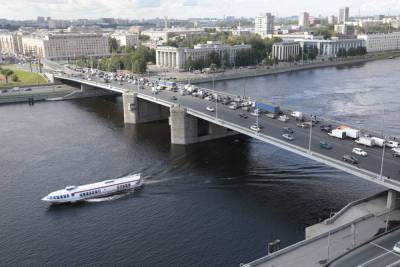 Упавшего с Володарского моста мужчину продлжают искать спасатели - abnews.ru - Ленинградская обл. - Санкт-Петербург