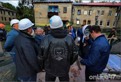 Александр Дрозденко - Губернатор Ленобласти осмотрел 12-квартирный дом в Выборге, где ведутся ремонтные работы - online47.ru - Ленинградская обл. - р-н Выборгский