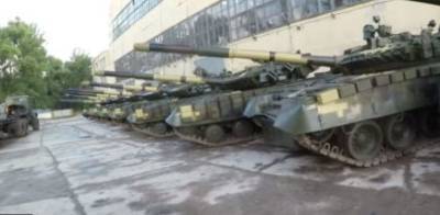 В Харькове блогеры пробрались в закрытый ангар с военной техникой и устроили танцы на танках. ВИДЕО - enovosty.com - Харьков