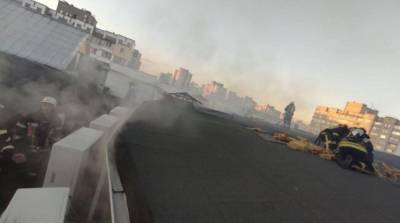 В Киеве загорелся бизнес-центр, из лифта спасли мальчика - ru.slovoidilo.ua - Украина - Киев - район Дарницкий