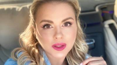 Анна Семенович - Анна Семенович показала фото времен, когда у нее «еще не было груди» - 5-tv.ru