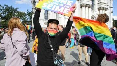 Первый в истории города: в Литве на ЛГБТ-марше задержали не менее 22 человек - novostiua.news - Украина - Литва - Каунас