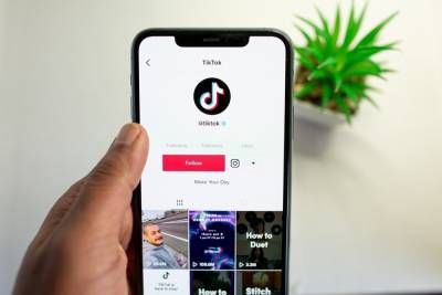 Павел Дуров - Дуров рассказал, как Netflix и TikTok контролируют разум - mk.ru