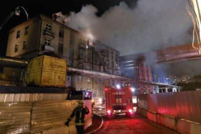 В Москве пожарные потушили крупное возгорание в выселенном здании - aif.ru - Москва - Россия - Архангельская обл.