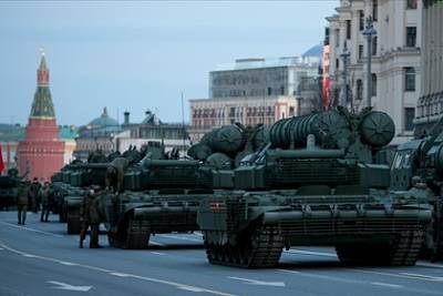Дмитрий Белик - Валерий Залужный - В Госдуме назвали «ахинеей» желание главкома ВСУ прокатиться на танке по Москве - lenta.ru - Москва - Украина - Киев - Севастополь