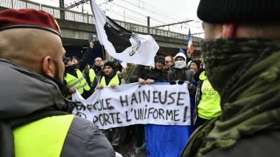 В Париже вновь проходят массовые протесты - yur-gazeta.ru - Франция - Париж