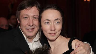 Михаил Ефремов - Софья Кругликова - Жена осужденного Ефремова пожаловалась на тяжелую жизнь - 5-tv.ru