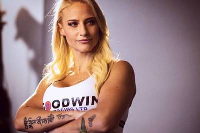 Обвиненная в неуважении к спорту боксерша сломала руку и одержала победу - lenta.ru - Австралия