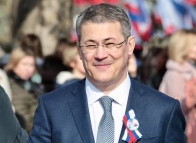 Радий Хабиров - В Октябрьском на дне рождения города жители делали массовые селфи с главой Башкирии - ufacitynews.ru - Башкирия - Октябрьск