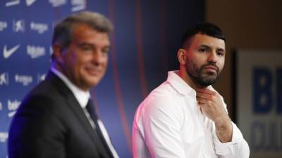 Серхио Агуэро - Анхель Ди-Марий - AS: Агуэро заявил, что не взял в «Барселоне» 10-й номер из-за уважения к Месси - russian.rt.com - Франция - Аргентина