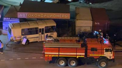В Воронеже пьяный автомобилист утроил смертельное ДТП с автобусом и «Газелью» - vestivrn.ru - Воронеж