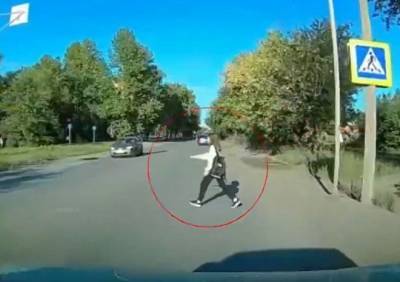 В Омске девочку-подростка сбил водитель, получивший права за день до ДТП - ya62.ru - Омск
