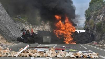 Мило Джуканович - Жестокие столкновения полиции с протестующими в Черногории - svoboda.org - Сербия - Белград - Черногория