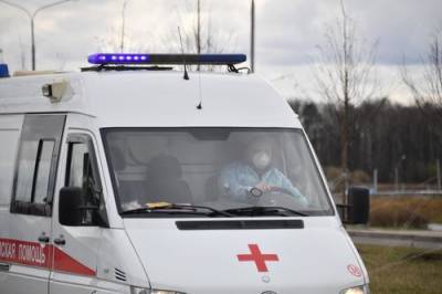 При сходе грунта на пляж под Севастополем серьезные травмы получили мужчина и женщина - argumenti.ru - Россия - Севастополь