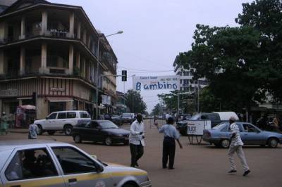 Альф Конде - Мамади Думбуя - Мятежники в Гвинее объявили о введении комендантского часа в стране - aif.ru - Франция - Гвинея - Конакри