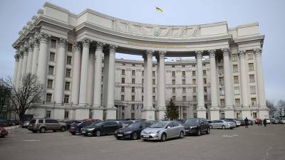 Владимир Зеленский - Владимир Путин - Дмитрий Песков - Дмитрий Кулеба - МИД Украины выразил готовность Зеленского встретиться с Путиным - iz.ru - Россия - Украина - Киев - Крым - Израиль