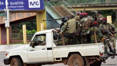 Мамади Думбуя - Мятежники в Гвинее объявили о введении комендантского часа по всей стране - trend.az - Франция - Гвинея - Конакри
