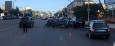 В тройном ДТП в Новосибирске пострадала семья с ребёнком - runews24.ru - Новосибирск - район Октябрьский