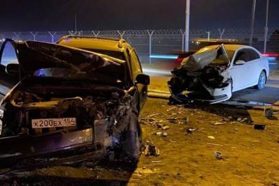 Lexus - Пятеро пострадали при лобовой аварии на дамбе ГЭС в Новосибирске - tayga.info - Новосибирск - Новосибирская обл. - Приморск