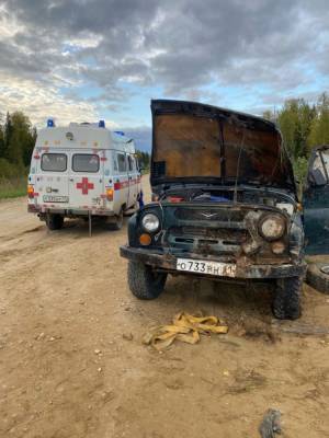 На дороге своих не бросаем: в Коми пострадавшим в аварии помогли простые водители - komiinform.ru - респ. Коми