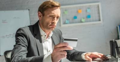 ПриватБанк продаст коллекторам долги по картам на 700 млн грн - delo.ua - Украина