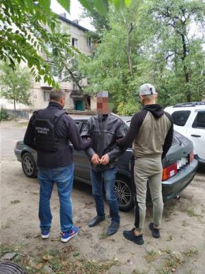 В Лисичанске полицейские разоблачили мошенника, который рассчитался сувенирной купюрой - vchaspik.ua - Украина - Лисичанск