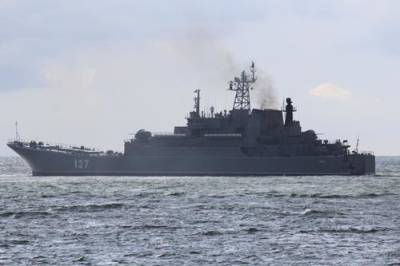 Морпехи СФ отработали погрузку техники на БДК в порту Балтийского моря - argumenti.ru - Россия - Калининград - Минск - Балтийск