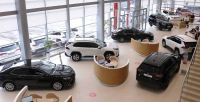 Томас Штэрцель - Продажи новых легковых автомобилей и LCV в России снизились на 17% в августе 2021 года - avtonovostidnya.ru - Россия