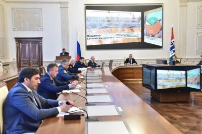 Андрей Травников - В Новосибирской области продолжают наращивать объемы переработки сельхозпродукции и площади хранения зерна - infox.ru - Новосибирская обл.