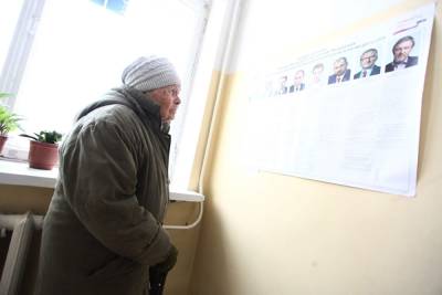 На продуктовых карточках, которые пенсионерам раздадут на выборах, будет только 150 рублей - znak.com - Свердловская обл.