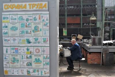 Михаил Мишустин - Мишустин: новые нормы охраны труда в РФ вступят в силу с марта 2022 года - interfax-russia.ru - Россия