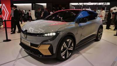 Renault представила новый электрический кроссовер - iz.ru - Израиль - Франция
