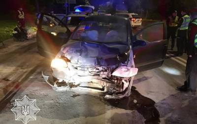 Во Львове пьяный водитель протаранил авто копов - korrespondent.net - Украина - Львов