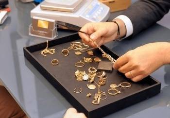 Работницы ломбарда в Верховажье похитили деньги и ювелирные украшения - vologda-poisk.ru - Россия - Вологодская обл.