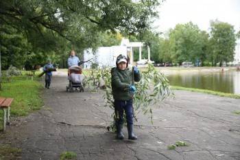 Сергей Воропанов - Более 200 вологжан помогали приводить в порядок парк Ветеранов - vologda-poisk.ru - Вологда
