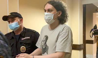 Юрий Хованский - Девушка Юрия Хованского сообщила о пропаже 600 тысяч рублей после обыска - og.ru