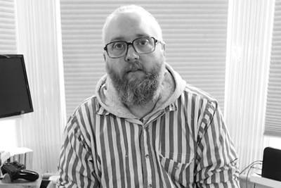 Стендап-комик умер на 43-м году жизни от редкой формы рака - lenta.ru - Twitter