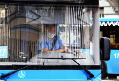 Петербурженка отсудила полмиллиона за наезд на неё автобуса - online47.ru - Санкт-Петербург